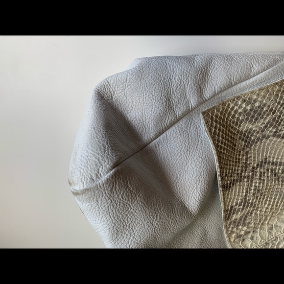 Innue Italian leather white snakeskin tote bag - Picture 9 of 16